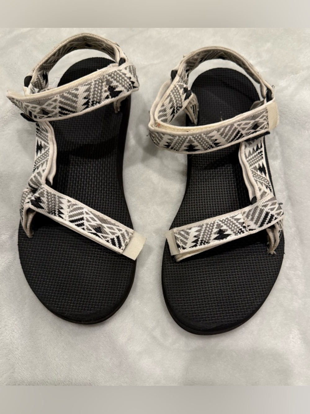 Teva Black & White Geometric Sandals Womens size 8